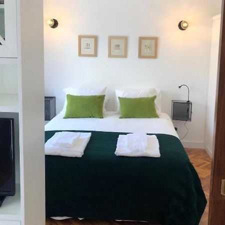 New Apartment On The Beach Cascais Esterno foto
