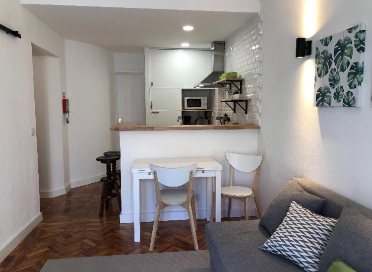 New Apartment On The Beach Cascais Esterno foto